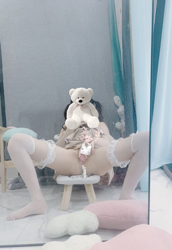 佳人-1-706x1024 🌸い腰と丸いヒップ、まさに男の理想体型