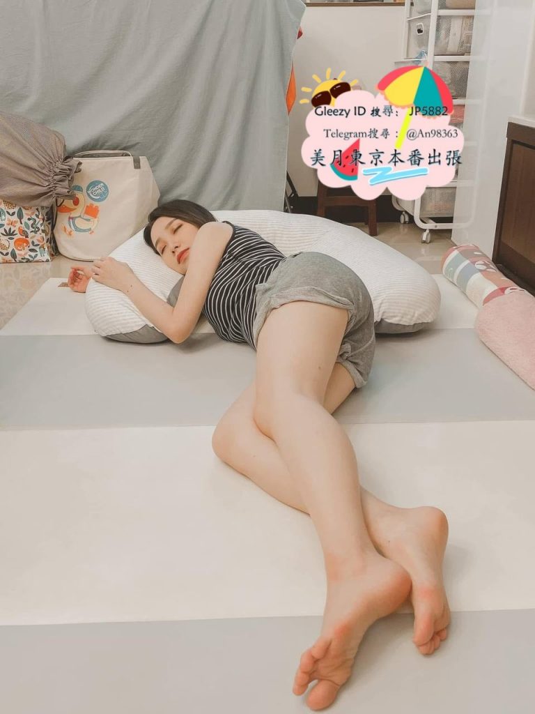 2-18-768x1024 👉色白美肌 × スレンダー美女。