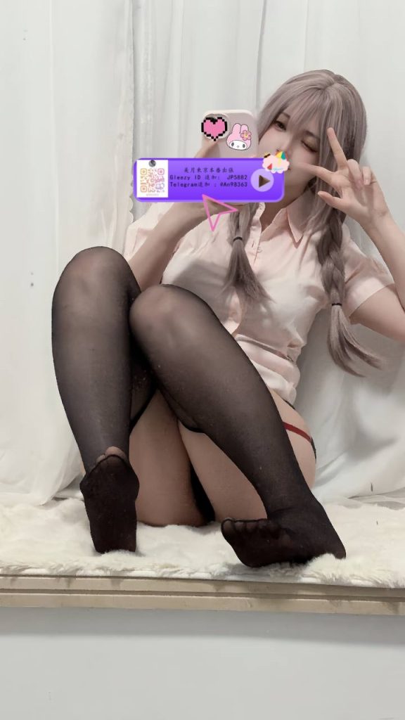2-1-576x1024 👉小悪魔女子 × スマイル爆弾。