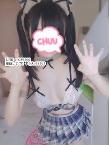 👉 童顔かわいい × 甘い微笑み・小柄